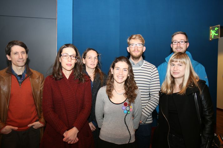 Paul Fontaine, Zoë Robert, Dominika Sigmundsson, Elena Martínez Pérez, Matthew Naiman ásamt fráfarandi fulltrúum fjölmenningarráðs þeim Harald Josef Schaller og Jessie Vanderveen. Á myndina vantar Marina de Quintanilha e Mendonça.