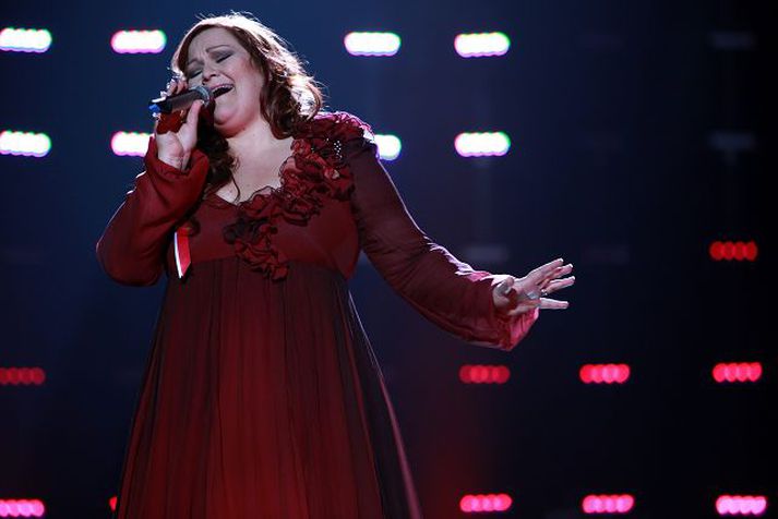 Hera Björk er elskuð af samkynheigðu senunni eftir frammistöðu sína í Eurovision. Blaðamaður hommablaðsins Gay Times fullyrðir að Hera hafi verið rænd sigrinum.Nordic Photos/Getty Images
