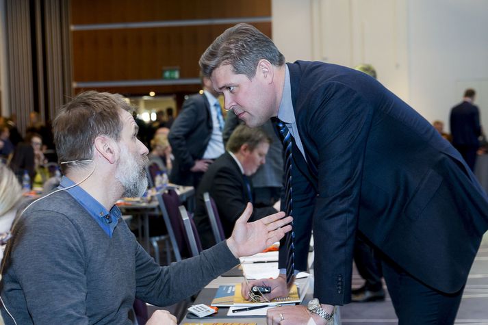 Þeir Bjarni Benediktsson og Árni Páll Árnason eru sammála um að Borgunarmálið sé grafalvarlegt. Flokksformennirni tveir hittust á Viðskiptaþingi í gær.