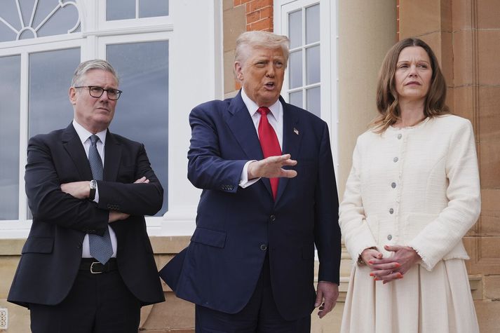 Donald Trump í Skotlandi með Keir Starmer og eiginkonu hans Victoríu.