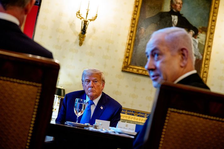 Donald Trump Bandaríkjaforseti og Benjamín Netanjahú, forsætisráðherra Ísraels, snæddu kvöldverð saman í hvítahúsinu í gær meðan vopnahlésviðræður stóðu yfir í Katar.