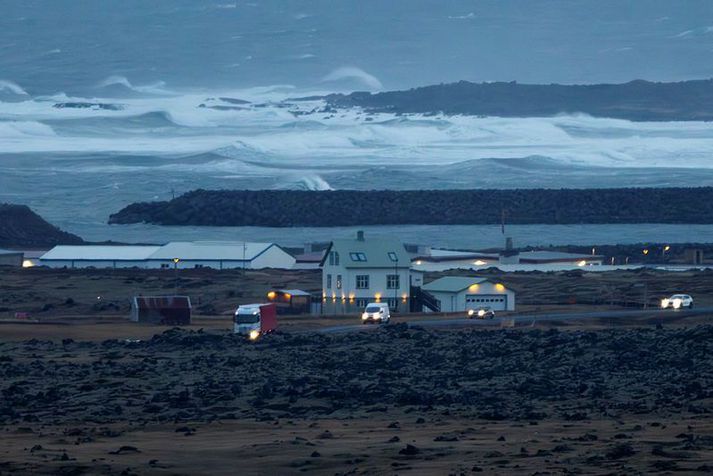 Íbúar hafa tvo síðustu daga fengið að skreppa örsnöggt heim til Grindavíkur og sækja verðmæti. Fólk þurfti að yfirgefa bæinn í skyndi í gær vegna rýmingar sem svo kom í ljós að reyndist óþörf.