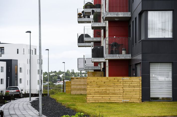 Sérstakir skjólveggjaskilmálar eru til staðar í Urriðaholti í Garðabæ og hafa íbúar í einhverjum tilfellum brotið gegn þeim. Fréttablaðið/Sigtryggur Ari