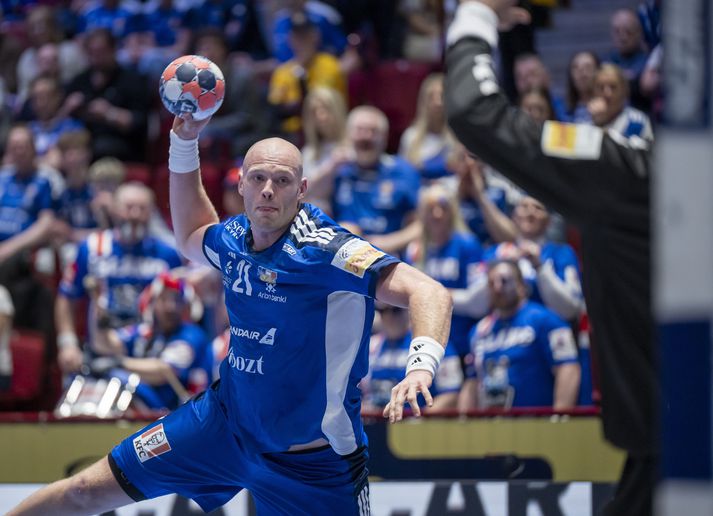 Arnar Freyr Arnarsson gerði sínum verðandi vinnuveitendum grikk í dag.