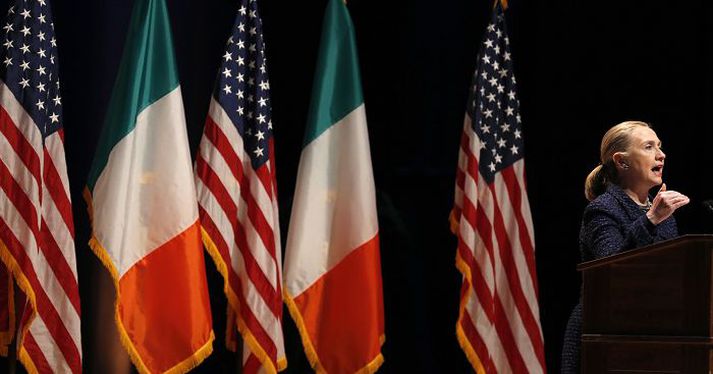 Hillary Clinton hélt líka erindi í háskólanum í Dublin á Írlandi í gær.