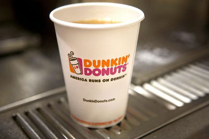 Almannatengslafulltrúi Dunkin’ Donuts staðfestir að viðræður séu um opnun veitingahúss á Íslandi.