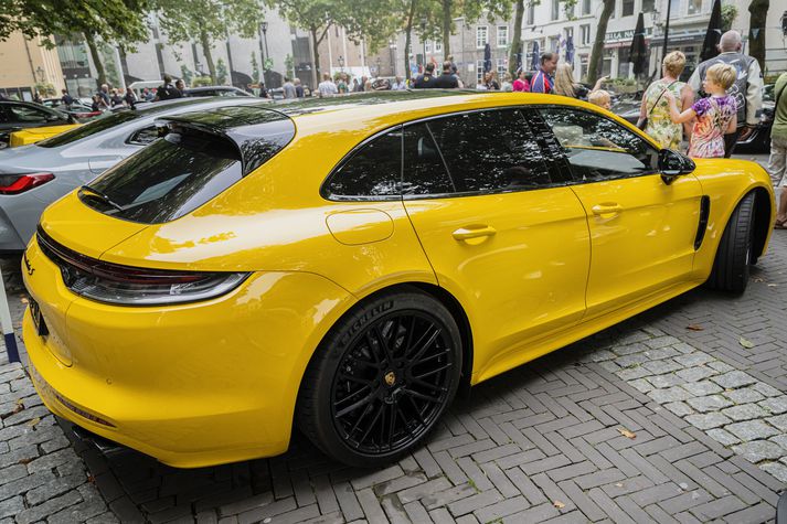 Maðurinn ók um á Porsche Panamera Turbo S E-Hybrid (782 PS)-bíl. Myndin er úr safni og tengist fréttinni ekki beint. 