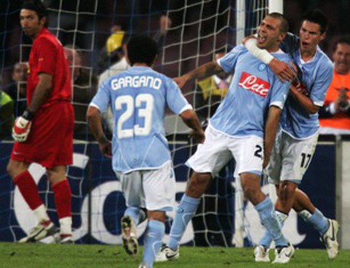 Napoli-menn fagna gegn Juventus í gær