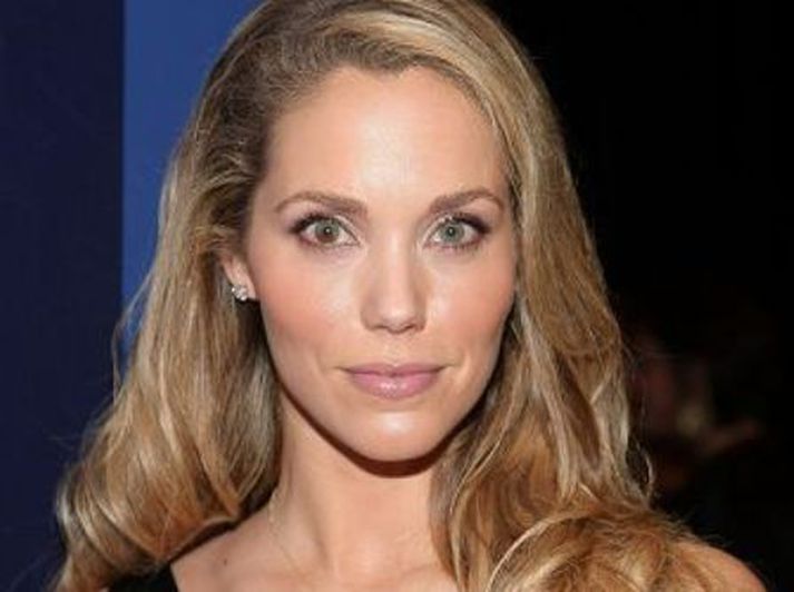 ElizaBeth Berkley Eftirminnileg sem fatafellan Nomi í Showgirls.