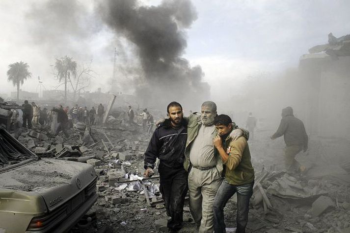 Stríðið á Gasa Bæði Ísraelar og Palestínumenn eru sagðir hafa framið stríðsglæpi í átökunum. fréttablaðið/AP