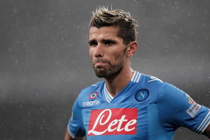 Valon Behrami í leik með Napoli.