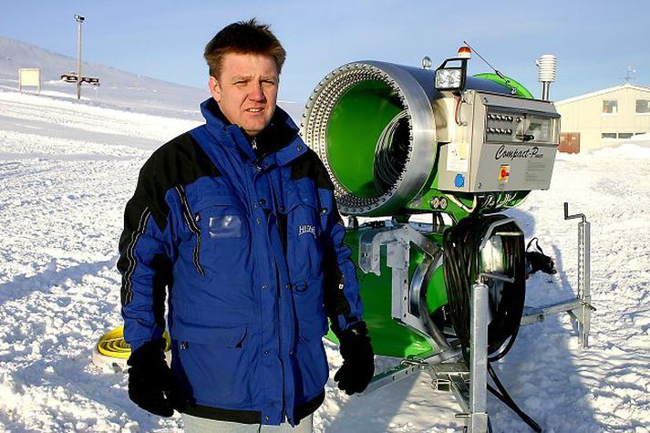Staðarhaldarinn í Hlíðarfjalli. Kostnaður við snjóframleiðslukerfið nemur 107 milljónum króna.
