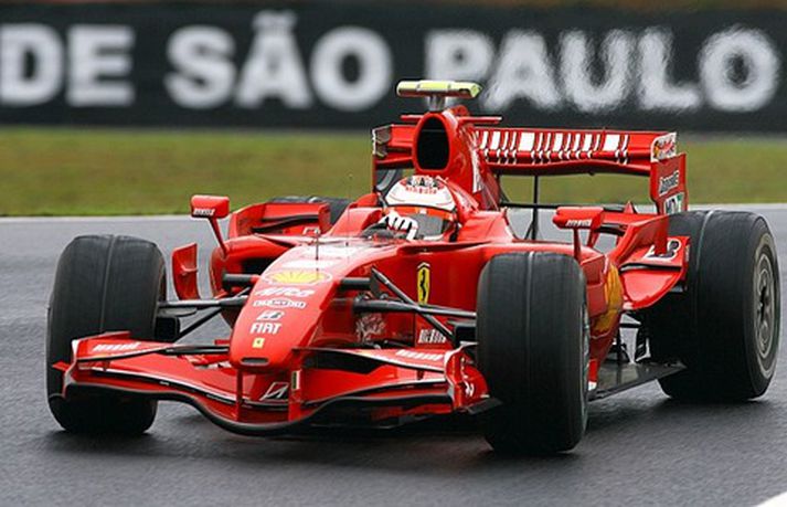 Kimi Raikkönen á brautinni í Brasilíu í dag.