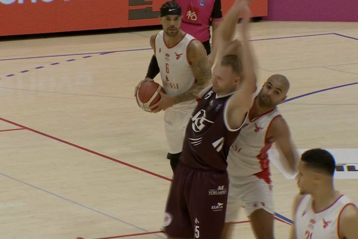 Adomas Drungilas og Fran Aron Booker áttust við undir körfunni.