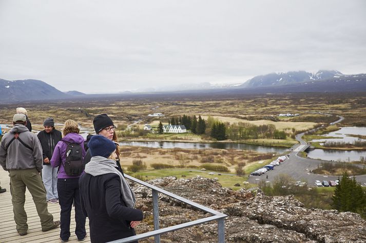 Þingvellir eru einn fjölsóttasti ferðamannastaður landsins og hafa fundið vel fyrir mikilli fjölgun ferðamanna undanfarin ár.