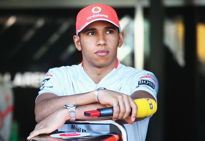 Lewis Hamilton og McLaren mega ekki brjóta af sér næstu 12 mánuði samkvæmt dómi FIA í dag.