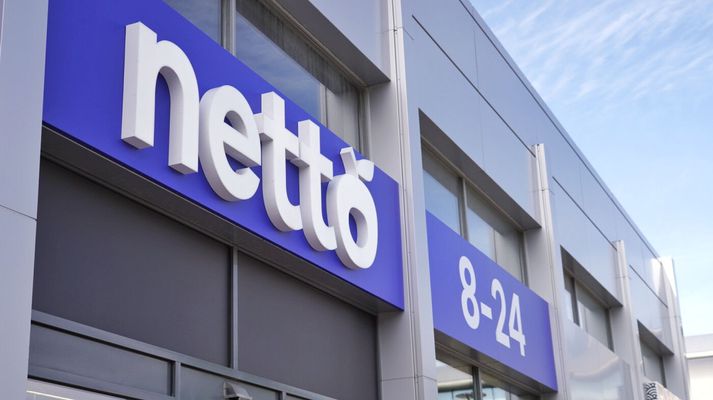 Sami maðurinn var staðinn að þjófnaði í Nettó í Hafnarfirði tvisvar í gær. 