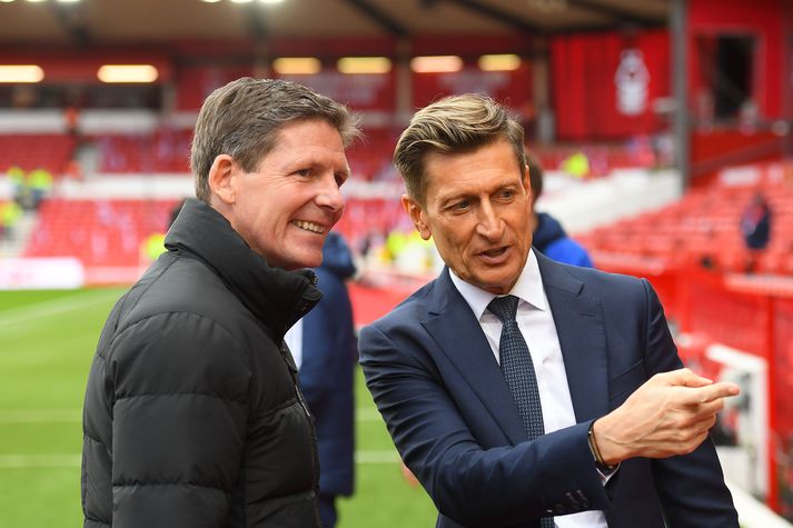 Steve Parish (til hægri), stjórnarformanni Crystal Palace, var brugðið vegna ummæla knattspyrnustjórans Olivers Glasners (til vinstri) eftir tapið fyrir Sunderland í gær og íhugar hvort hann eigi að segja Austurríkismanninum upp störfum.
