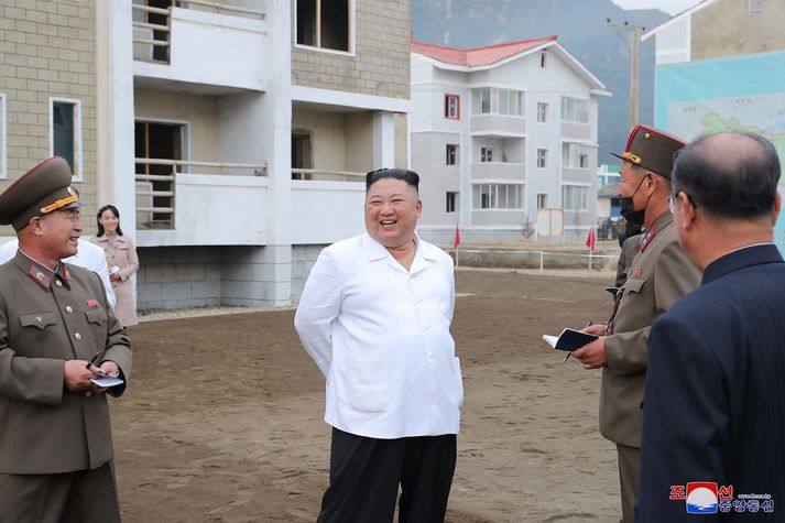 Kim Jong Un, einræðisherra Norður-Kóreu, hefur sést mun sjaldnar á almannafæri en áður.