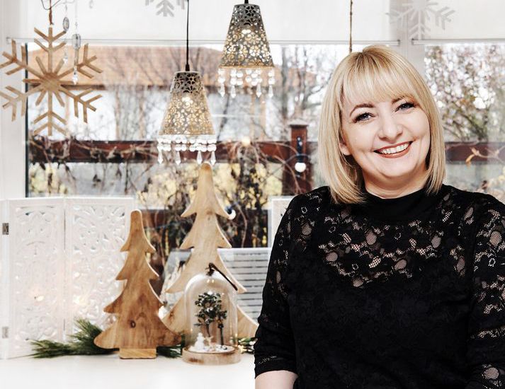Soffía Dögg Garðarsdóttir blómaskreytir er aðeins farin að hita upp fyrir jólaskreytingar heimilisins með snjókornum, jólatrjám og ljósum.