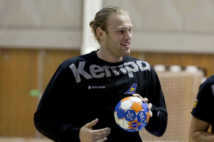 Arnar Freyr Arnarsson er vonandi leikmaðurinn sem Ísland hefur verið að leita að –  alhliða línumaður sem getur bæði spilað vörn og sókn. 