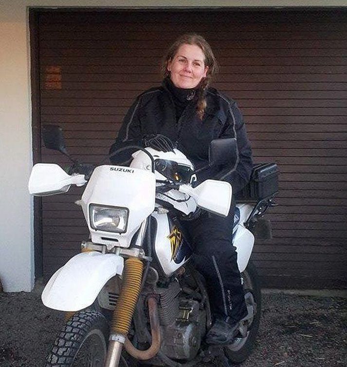Brátt geta menn lagt bifhjólum í þar til gerð stæði um allan bæ.