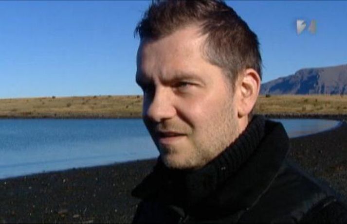 Aðalbjörn Þorgeir Valsson, sonur eins skipverjans sem fórst með Hellisey árið 1984 við Vestmannaeyjar, sá Djúpið í gær, sem er byggð á þessu hörmulega sjóslysi. Einn maður komst lífs af, en hann synti í land, eins og frægt er orðið.
