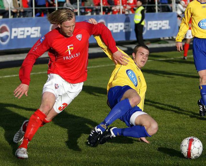Marko hér í baráttu við Marel Baldvinsson.
