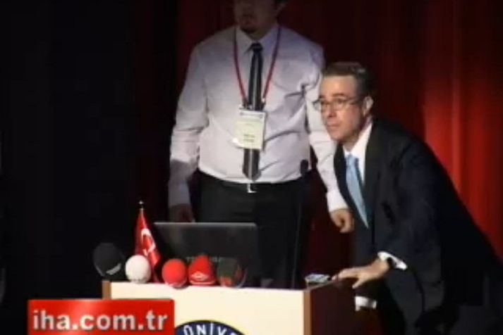 Mark Lewis í viðbragðsstöðu.