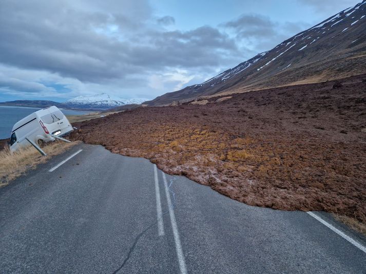 Aurskriðan er 160 metrar að breidd.