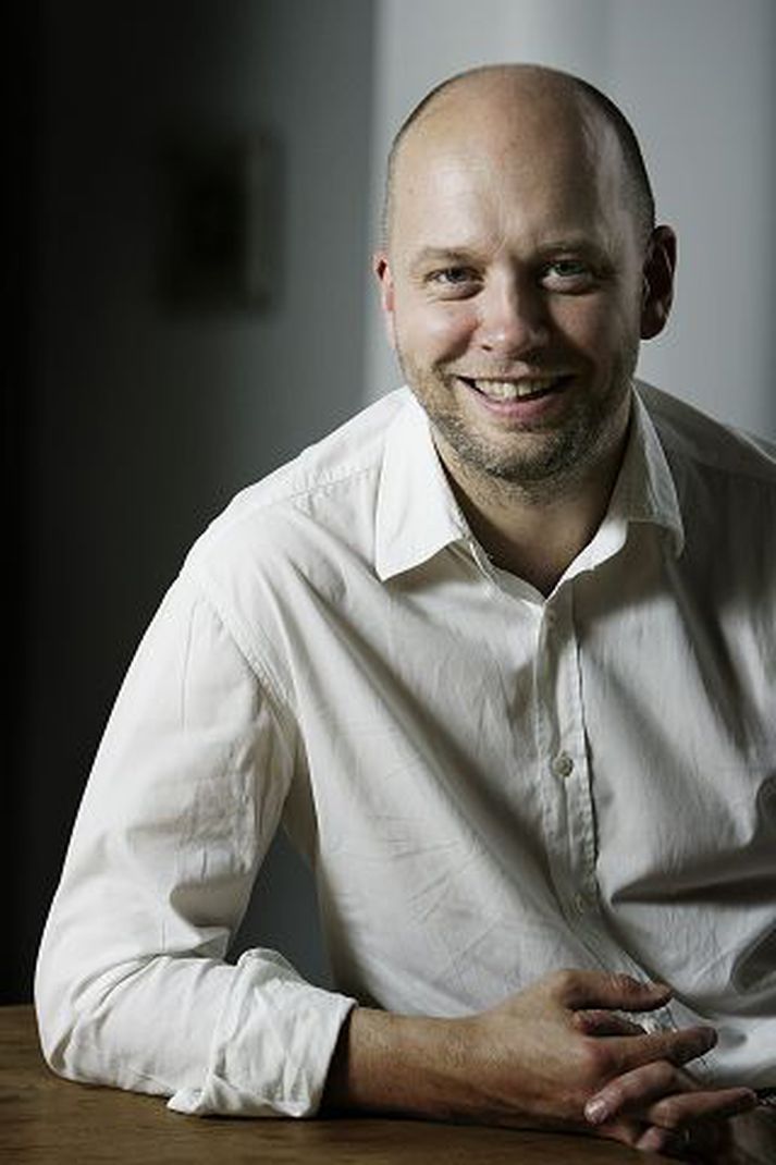 Kristján B. Jónasson, formaður Félags bókaútgefenda, segir Pennann og þar með ríkið vera að varpa sprengju inn á markað sem neytendur hafi verið ánægðir með.