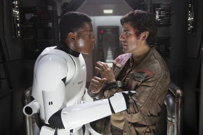John Boyega og Oscar Isaac sem Finn og Poe Dameron í The Force Awakens.
