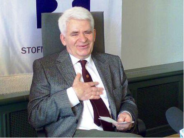 Boris Spasskí á blaðamannafundinum.