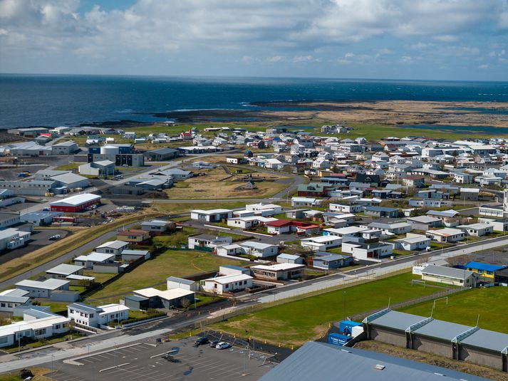Starfsmaður í Ægi sjávarfangi festi hönd í vinnuvél.