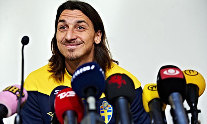 Sænski landsliðsmaðurinn í fótbolta, Zlatan Ibrahimovich, lætur sér ekki leiðast um jólin.