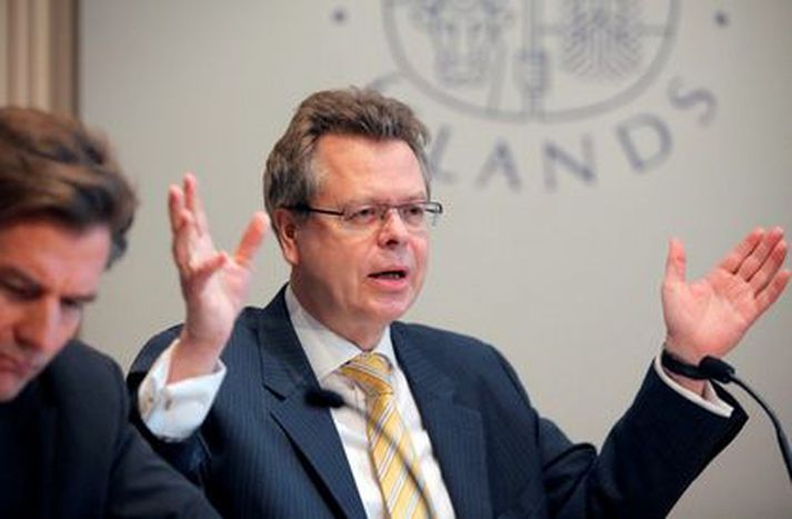 Már Guðmundsson, seðlabankastjóri, kynnti 17. september síðastliðinn ríflega 600 síðna skýrslu bankans um valkosti í gjaldmiðlamálum. Á endanum verður það pólitísk ákvörðun hvað gera skal í framtíðinni.