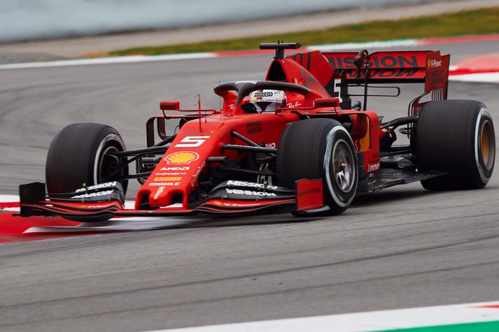 Ferrari bíllinn lítur vel út í brautinni á Spáni