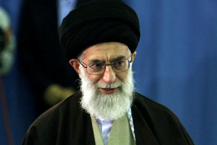 Ayatolla Ali Khamenei æðstiklerkur Írans skráði sig til leiks á myndaforritið Instagram, sem vaxið hefur ógnarhratt síðustu mánuði.