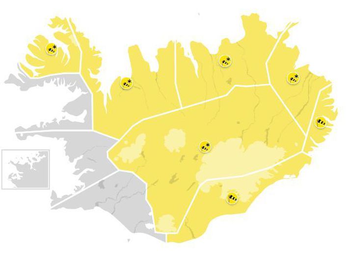 Gulu viðvaranirnar ná yfir allt Norðurland og Austurland og hluta Suðurlands.