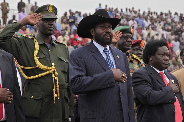 Salva Kiir, forseti Súdan, fyrir miðju ásamt ráðamönnum í Súdan.