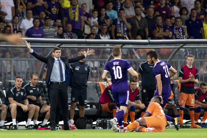 Gerrard á hliðarlínunni gegn Maribor í síðustu umferð.