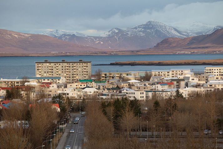 Hiti á landinu verður 0 til 8 stig yfir daginn og mildast suðvestantil.