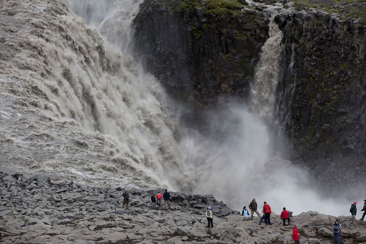 Dettifossvegur vestan Jökulsárgljúfurs er enn lokaður.