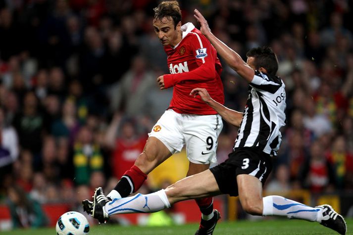 Berbatov er hér að skora fyrsta mark leiksins.