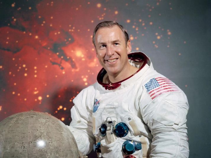 Jim Lovell er látinn 97 ára að aldri.