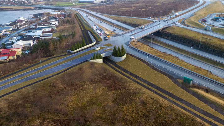 Undirgöngin verða undir Arnarnesveg, sjávarmegin við Hafnarfjarðarveg.