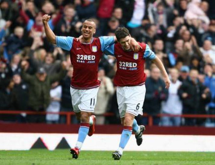 Gabriel Agbonlahor og Gareth Barry skoruðu þrjú af fjórum mörkum Aston Villa gegn Bolton.