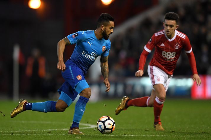 Theo Walcott verður meira í bláu á næstunni