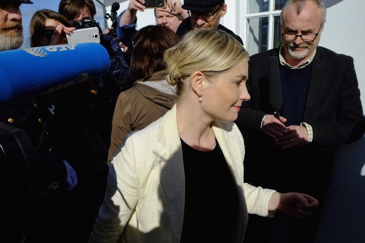 Lilja ræddi lítið við blaðamenn þegar hún kom á Bessastaði.