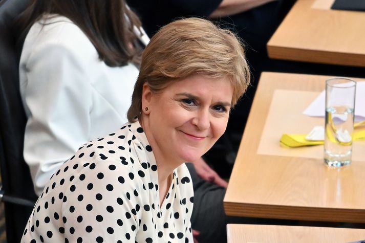 Nicola Sturgeon getur um frjálst höfuð strokið.